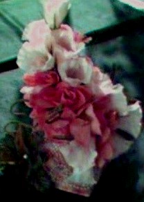 jpdarkroseredcaketop.JPG (17237 bytes)