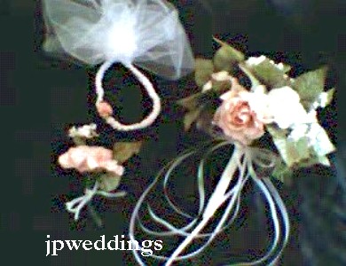 jpflowergirlset1.JPG (41343 bytes)