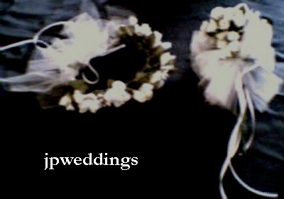 jpflowergirlsetivory.JPG (22726 bytes)