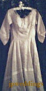 jpfullgown.JPG (20415 bytes)