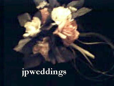 jppinkbouquet1.JPG (29731 bytes)