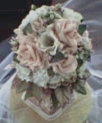 jpvictorianfloralcaketop.JPG (16561 bytes)