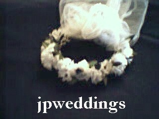 wreathuse.JPG (21094 bytes)